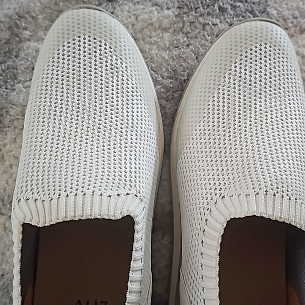 Naturalizer Sneakers
